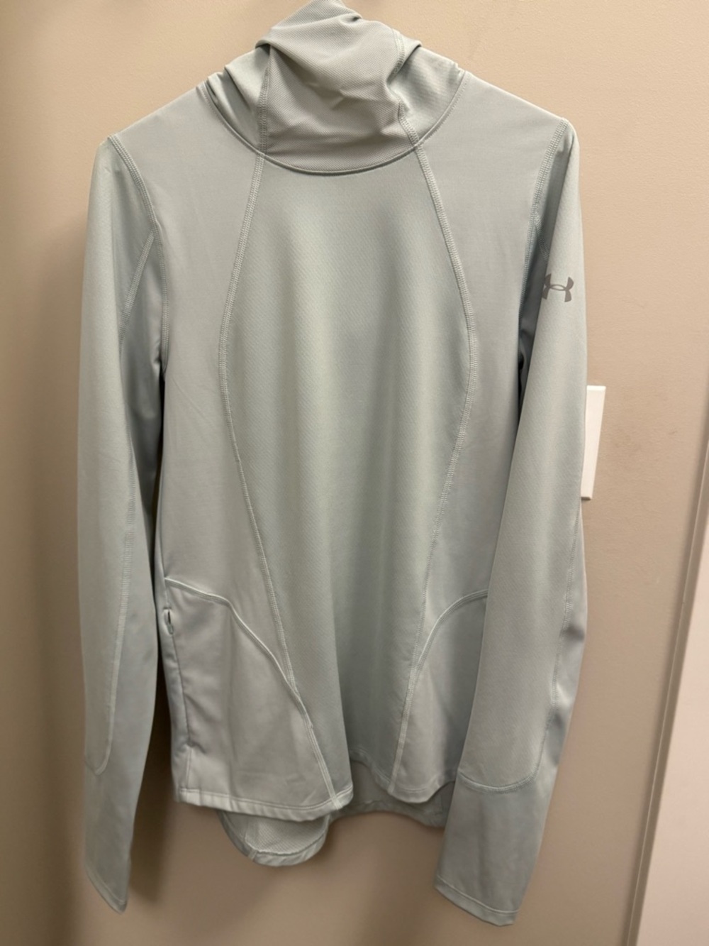 Under Armour Sage Green Hooded Performance Top Size M